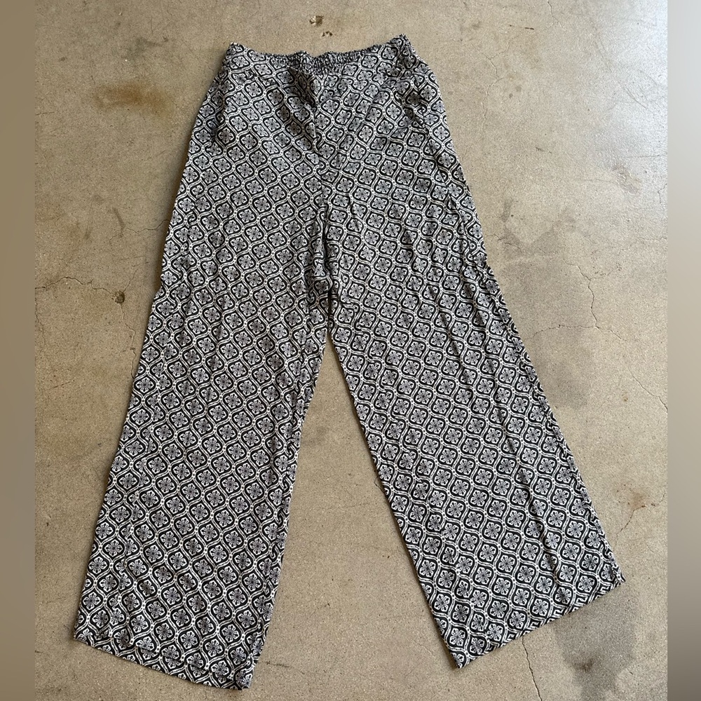 Old Navy Black and Cream Wide Leg Pants